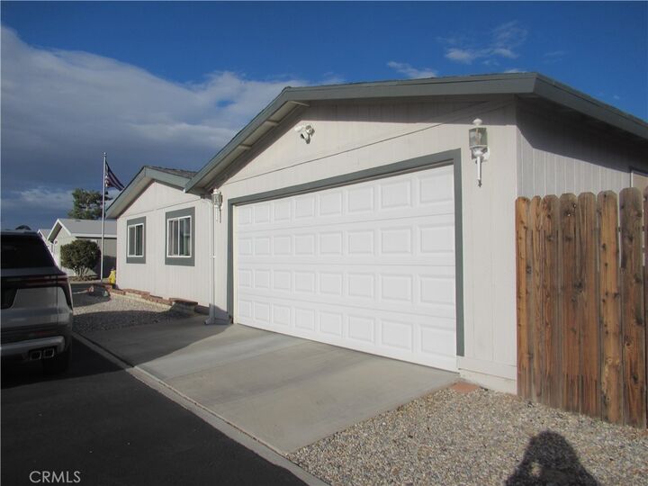 Property Photo: 21621 Sandia Road 33 CA 92308