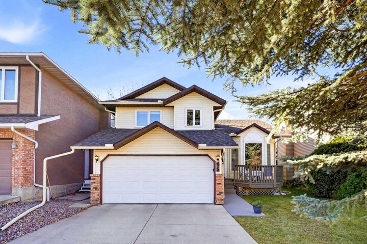 Property Photo:  95 Macewan Ridge Close NW  AB T3K 3G6 