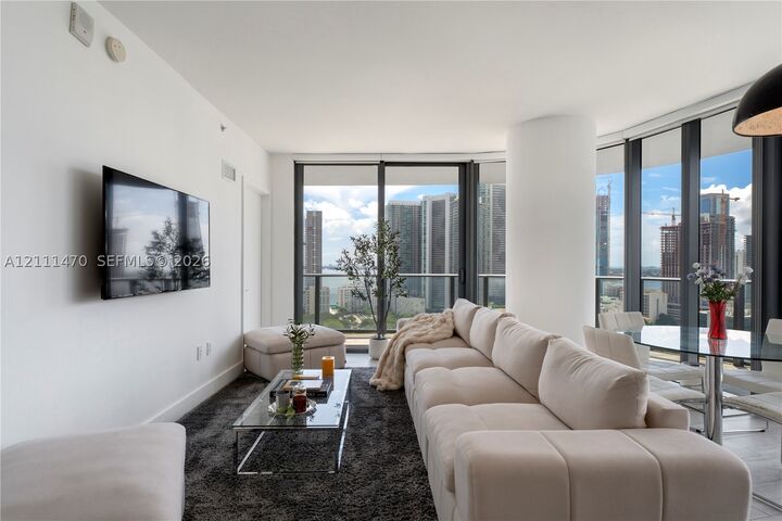 Property Photo:  121 NE 34th St 2204  FL 33137 
