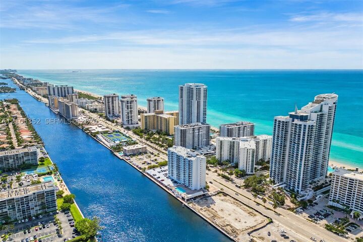 Property Photo: 3101 S Ocean Dr Ph8 FL 33019