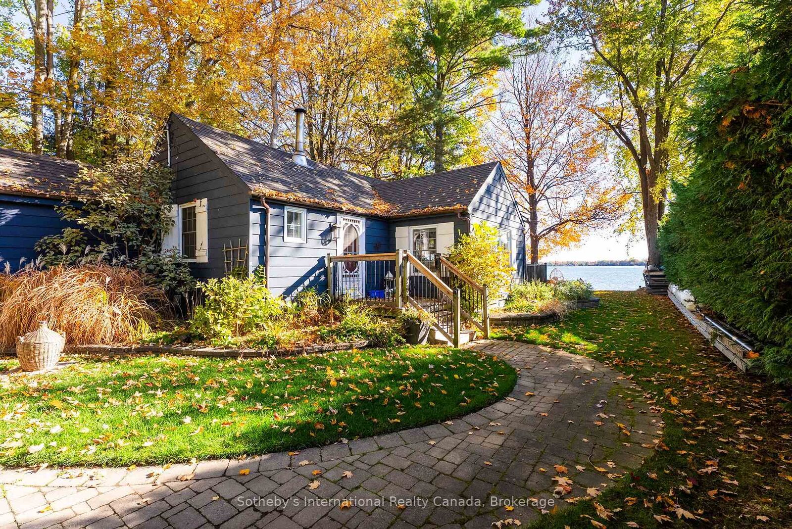 Property Photo:  3211 Crescent Bay Road  ON L0K 2B0 