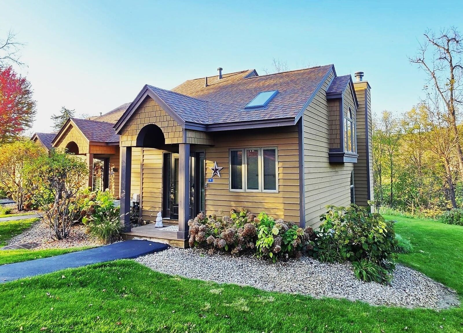 Property Photo:  9 Creekwood Lane  IL 61036 