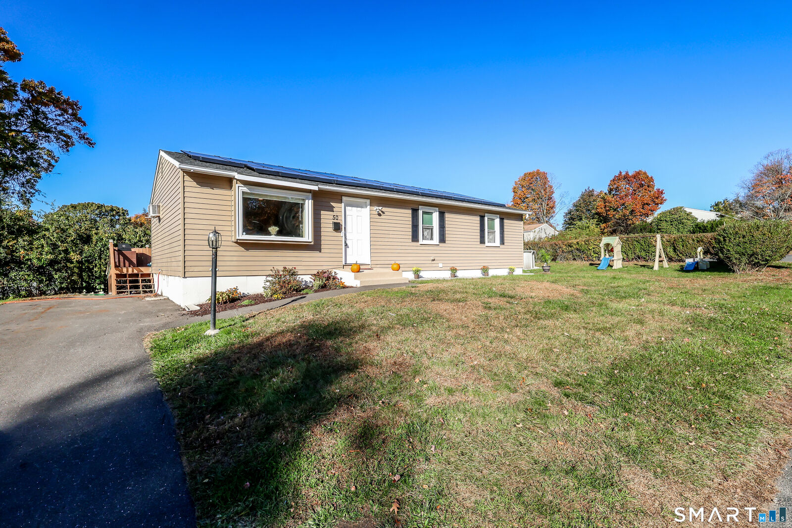 Property Photo:  50 Deering Lane  CT 06706 