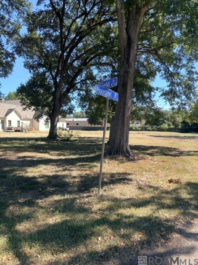 Property Photo:  8724 Field Dr  LA 70809 