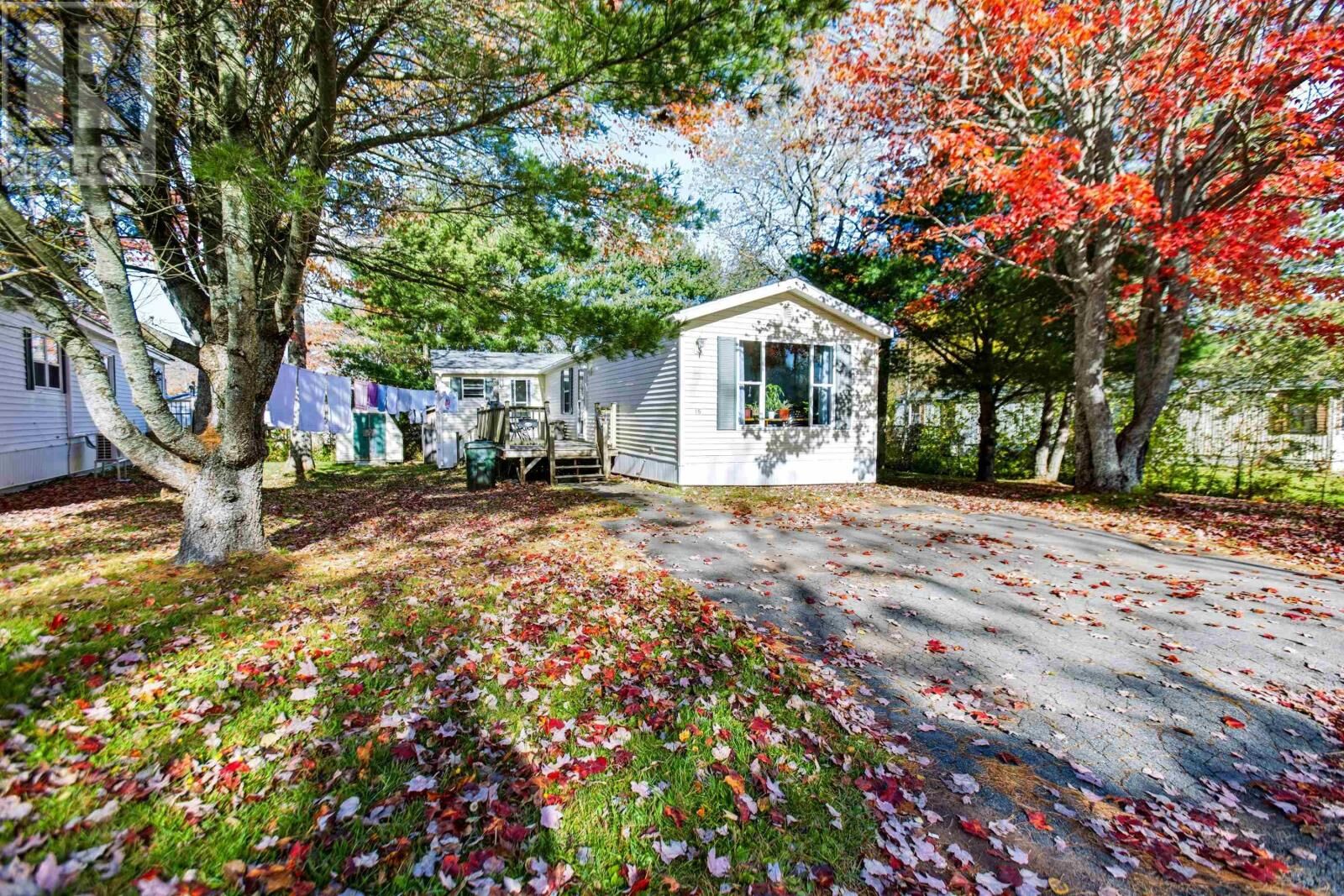 Property Photo:  15 Woodlawn Drive  NS B4H 4K5 