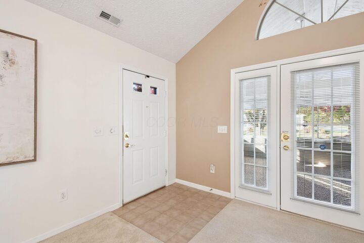 Property Photo:  5648 Meadowood Lane  OH 43082 