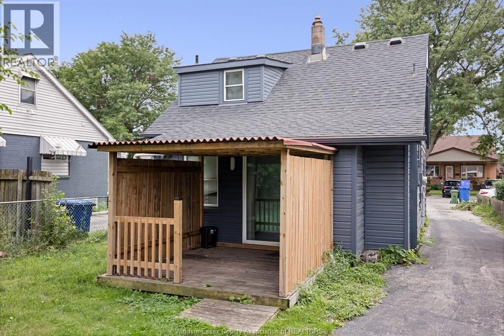 Property Photo:  550 Capitol  ON N8X 3E8 