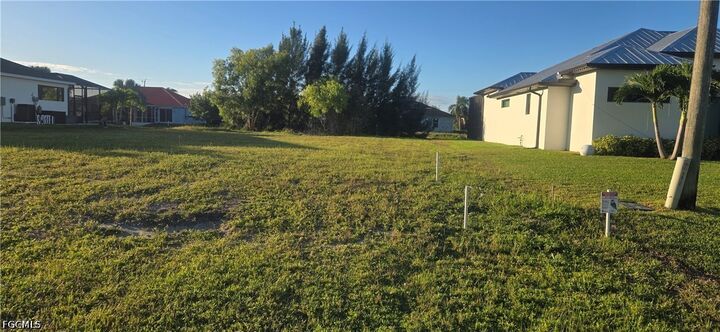 Property Photo:  1002 SW 36th Terrace  FL 33914 