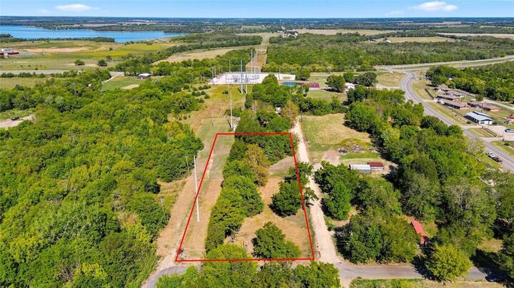 Property Photo:  621 2nd Street  TX 75432 