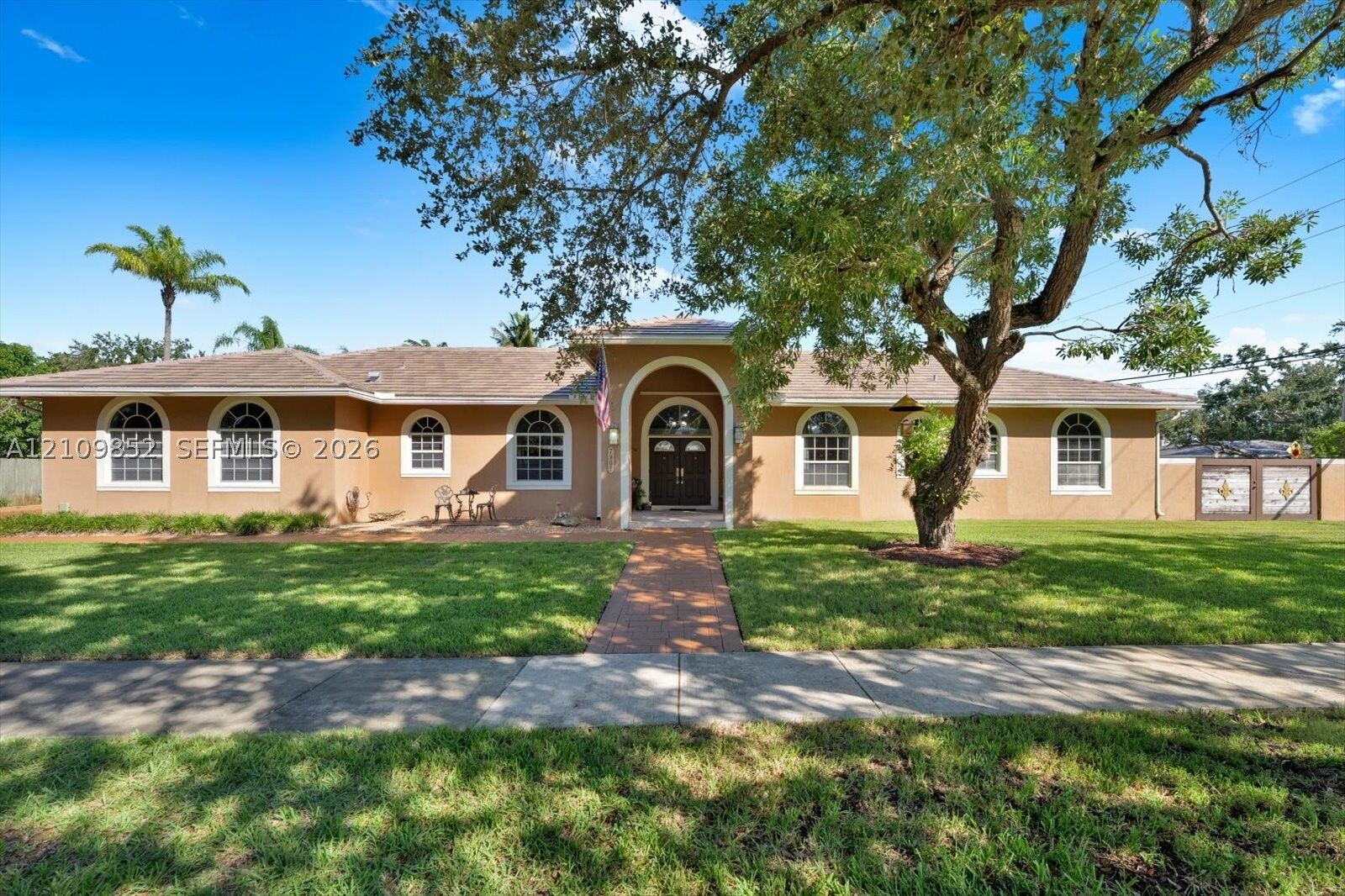 Property Photo:  7901 SW 97th St  FL 33156 