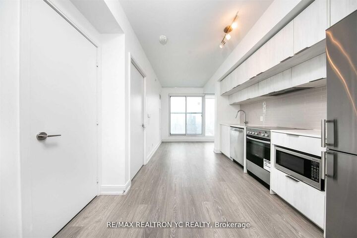 Property Photo:  181 Dundas Street E 4007  ON M5A 0N5 