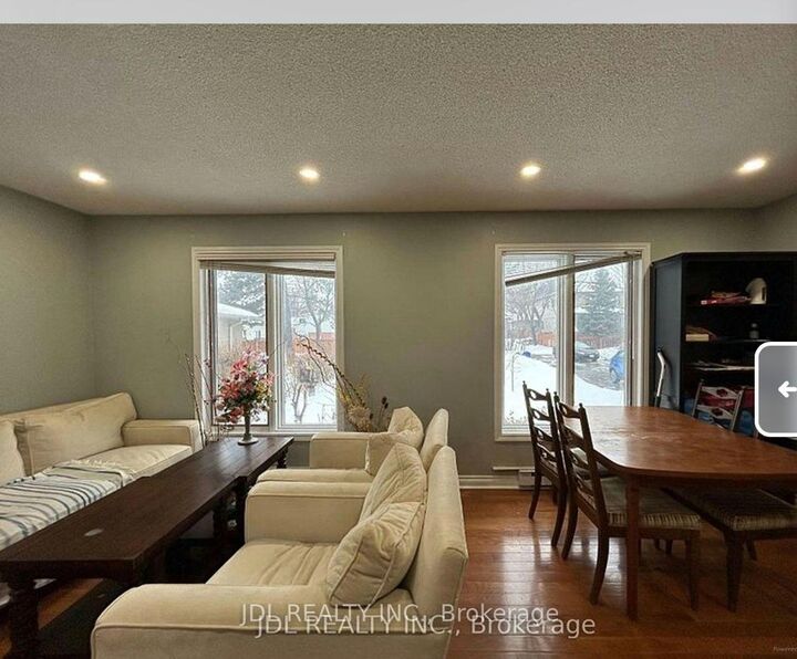 Property Photo:  110 Robinson St Street Big Bedroom Main Floor  ON L3P 1P1 