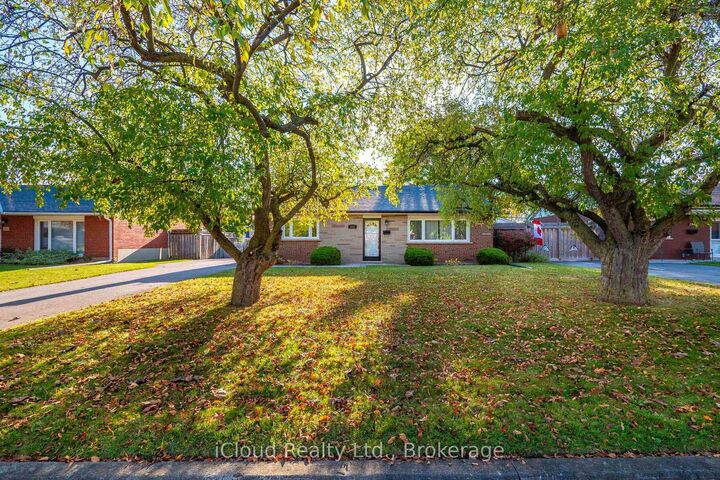 Property Photo:  282 Kent Crescent  ON L7L 4T1 