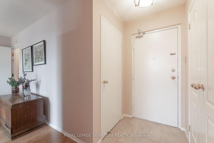 Property Photo: 1071 Woodbine Avenue 211 ON M4C 4C2