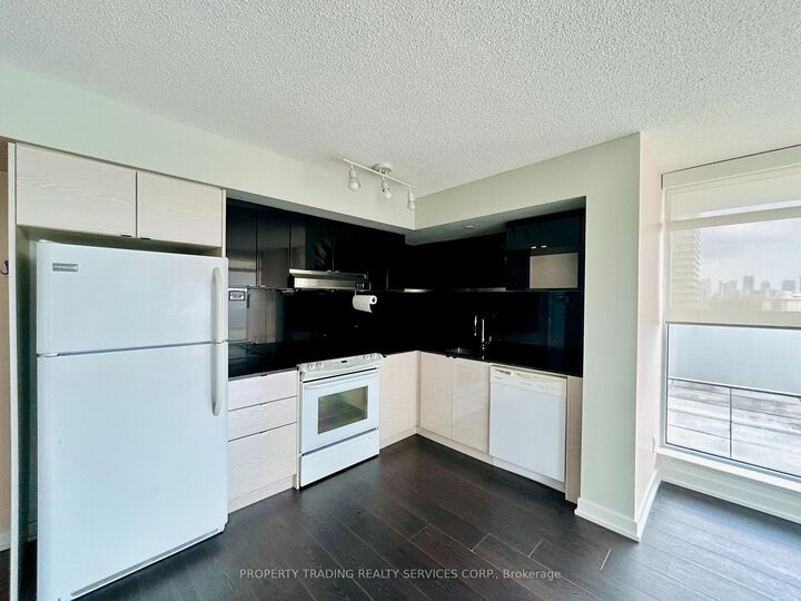 Property Photo:  72 Esther Shiner Boulevard 318  ON M2K 0C4 