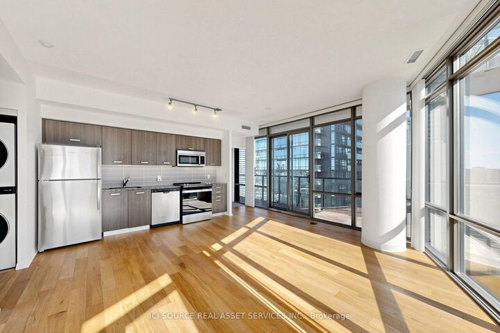 Property Photo:  832 Bay Street 2608  ON M5S 1Z6 