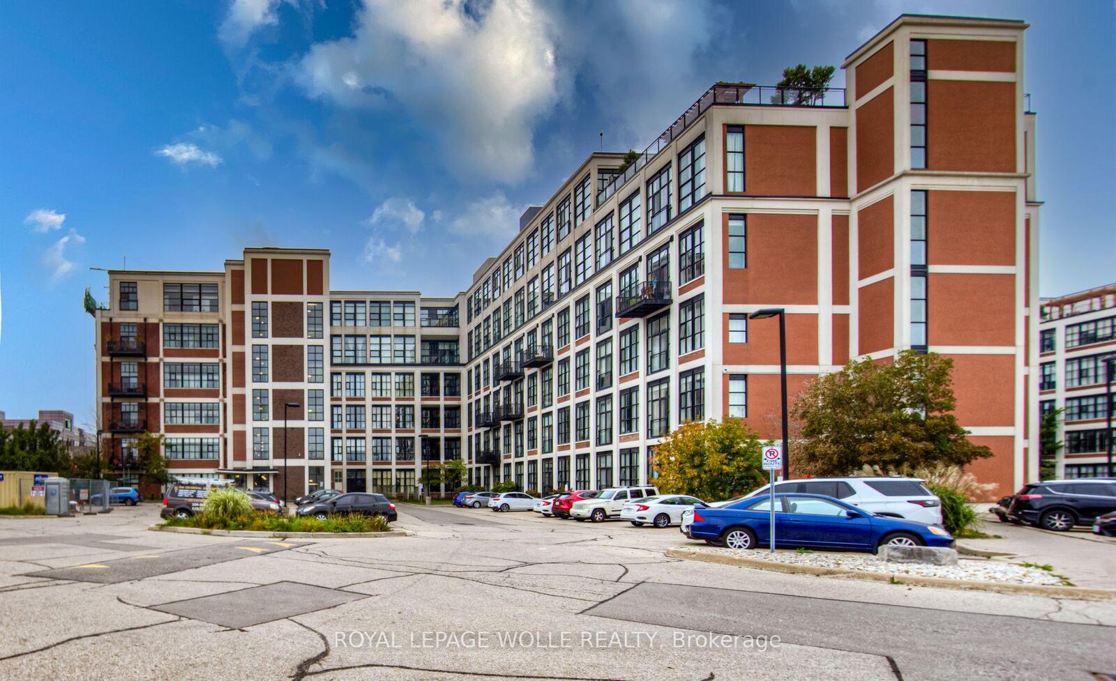 Property Photo:  404 King Street W 620  ON N2G 2L5 