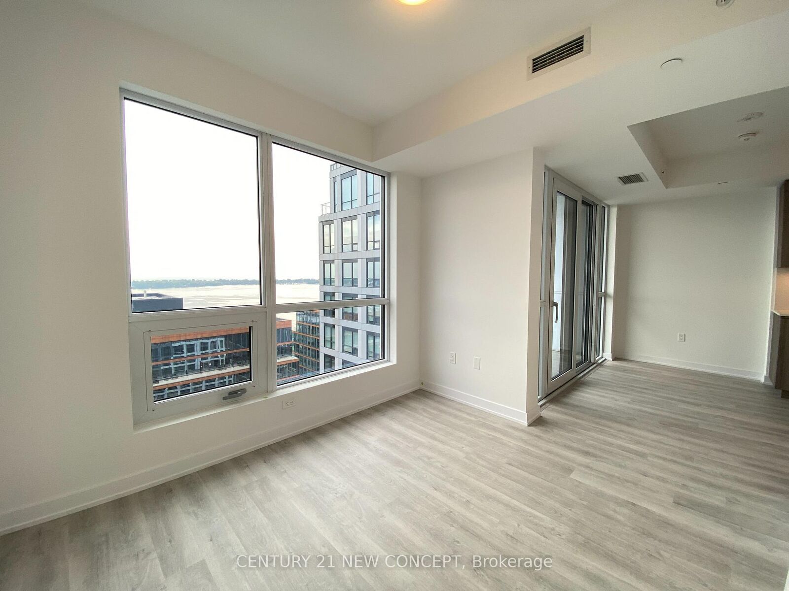 Property Photo:  15 Richardson Street 1907  ON M5A 0Y5 