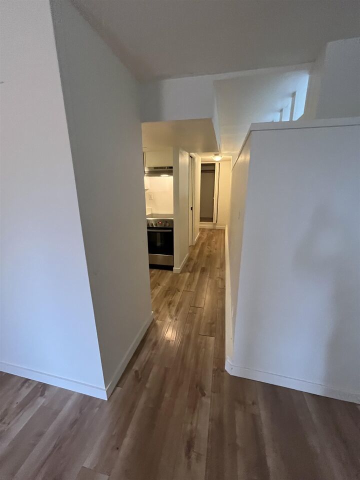 Property Photo:  3371 Chesterfield Avenue  BC V7N 3N2 