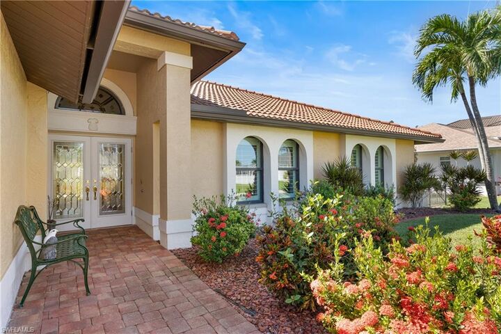 Property Photo:  2902 SW 36th Ter  FL 33914 