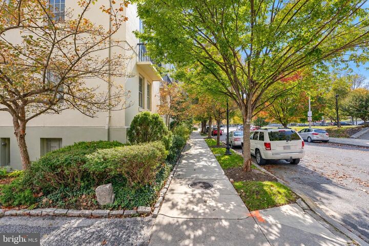 Property Photo: 3401 Greenway 302 MD 21218