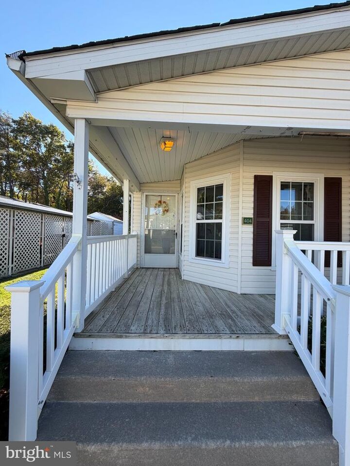 Property Photo:  404 Virginia Place  NJ 08094 