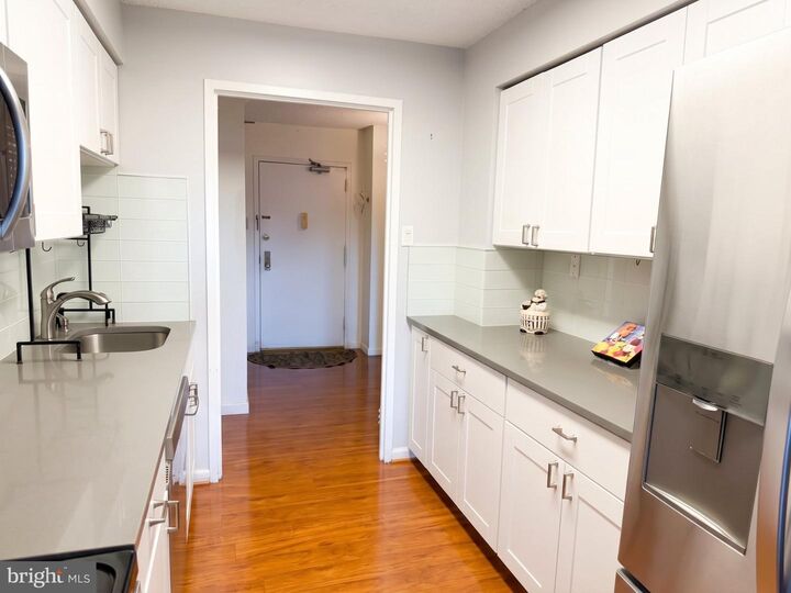 Property Photo: 5300 Holmes Run Parkway 307 VA 22304
