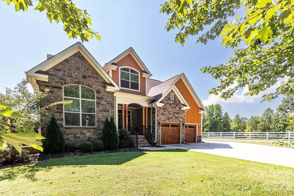 Property Photo:  7996 Malibu Pointe Lane  NC 28037 