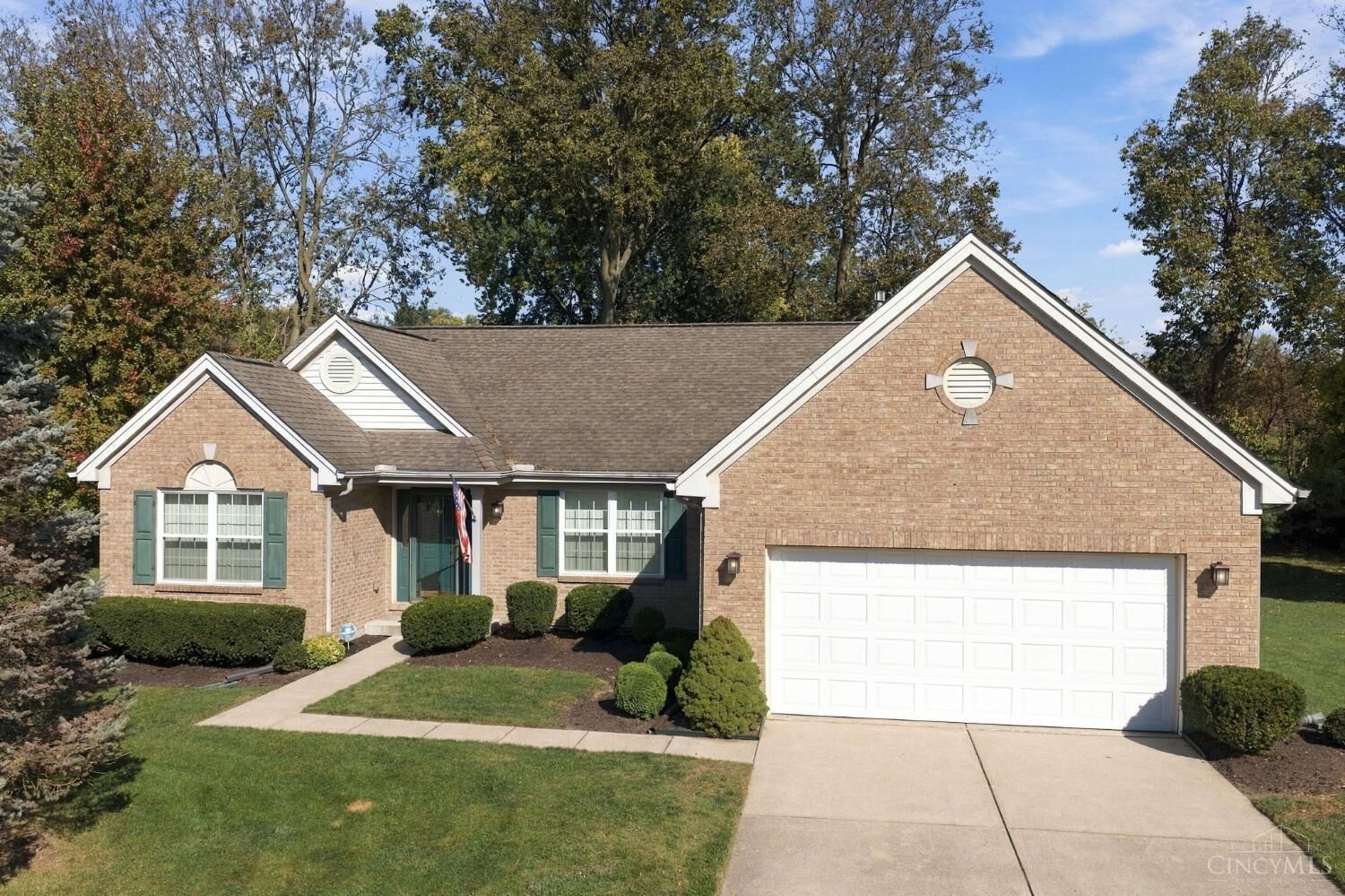 Property Photo:  105 Old Carriage Court  OH 45050 