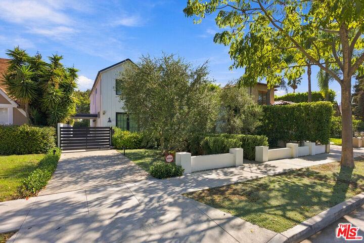 Property Photo:  220 S Wetherly Dr  CA 90211 