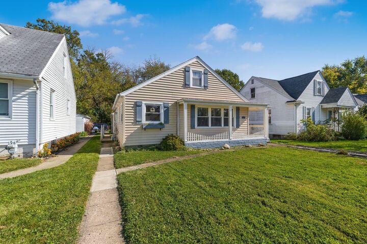 Property Photo:  822 N Eastwood Avenue  OH 43130 
