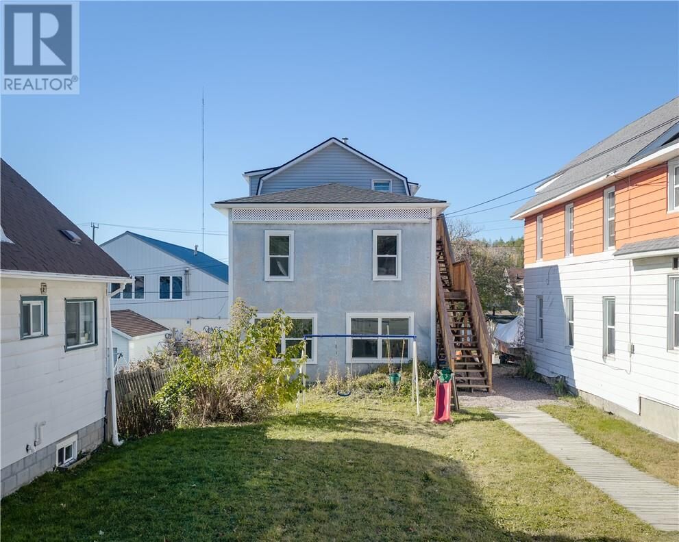 Property Photo: 425 Bessie Avenue ON P3C 4H7