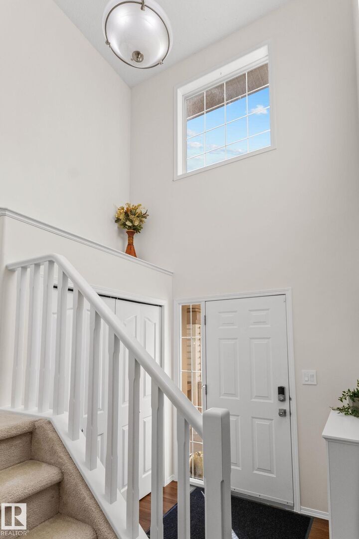 Property Photo:  1912 35A Avenue NW  AB T6T 1Y9 