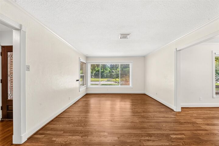 Property Photo:  5262 Briarbend Drive  TX 77096 