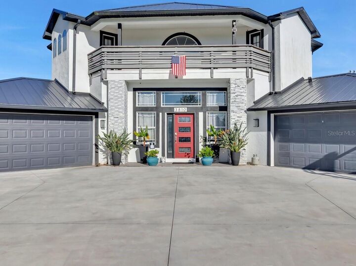 Property Photo: 3810 Barton Country Trail FL 33565