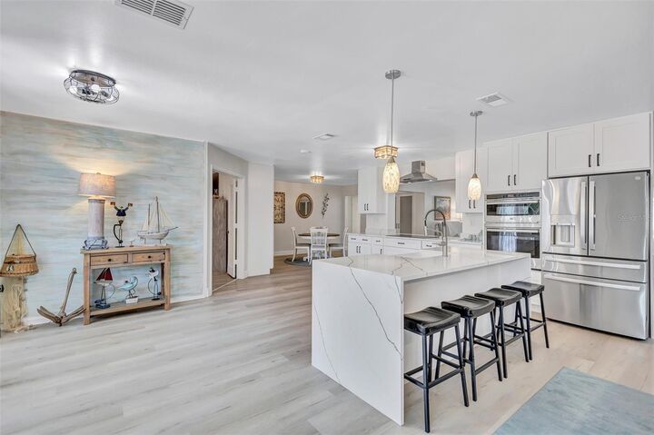 Property Photo:  563 Lewis Boulevard SE  FL 33705 