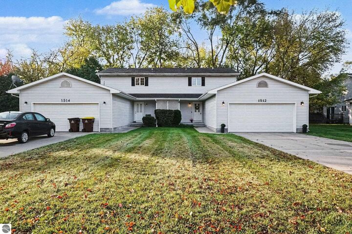 Property Photo:  1512 E Gaylord Street  MI 48858 