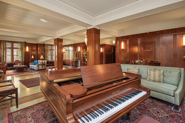 Property Photo:  2615 Park Avenue 307  MN 55407 