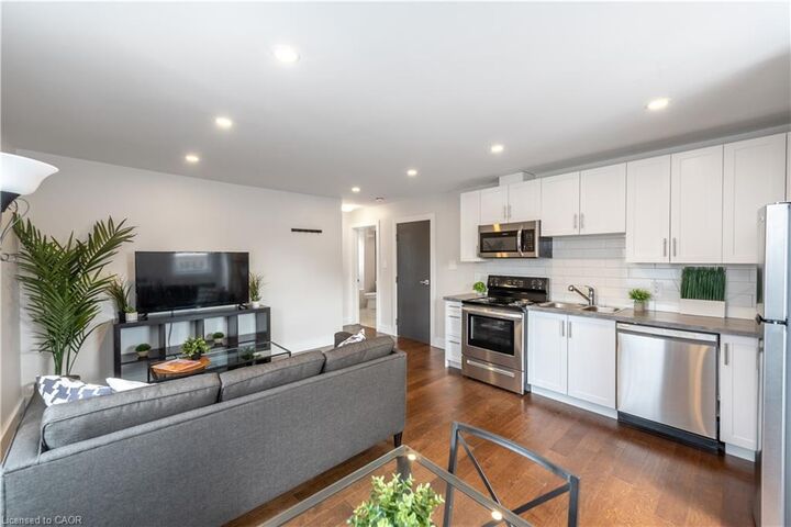 Property Photo:  35 Niagara Street 7  ON L2R 4K8 