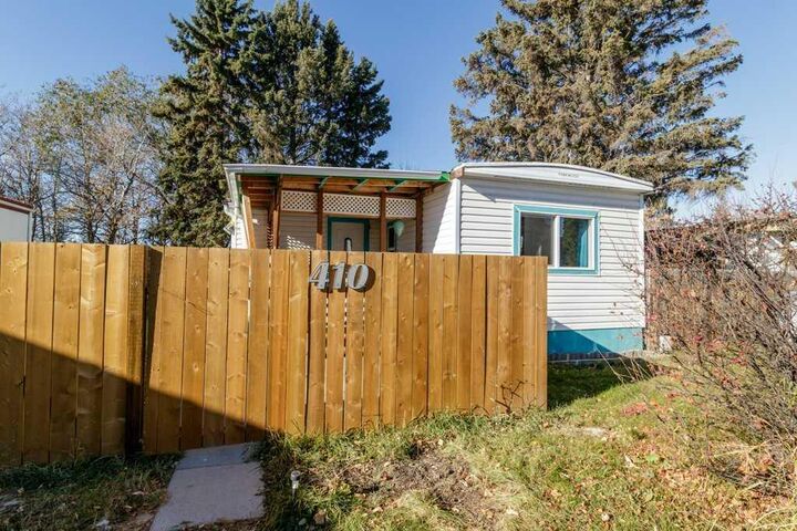 Property Photo:  5029 34 Street 410  AB T4N 0P4 