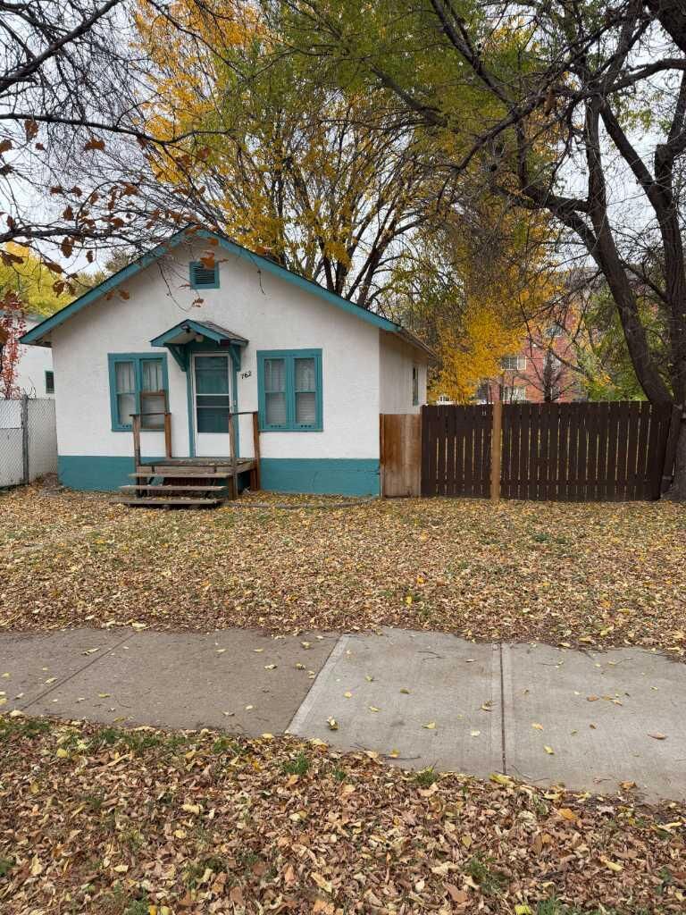 Property Photo: 762 9 Street SE AB T1A 1P4