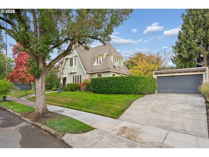 Property Photo: 2807 NE Brazee St OR 97212