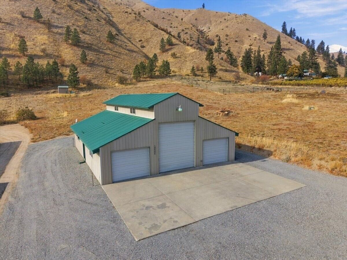 Property Photo: 19566 Navarre Coulee Road WA 98816