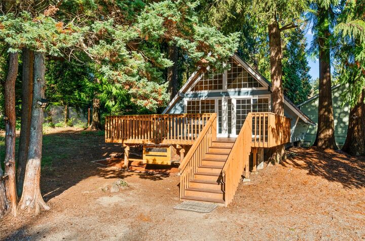 Property Photo: 1407 Shuksan Drive WA 98282