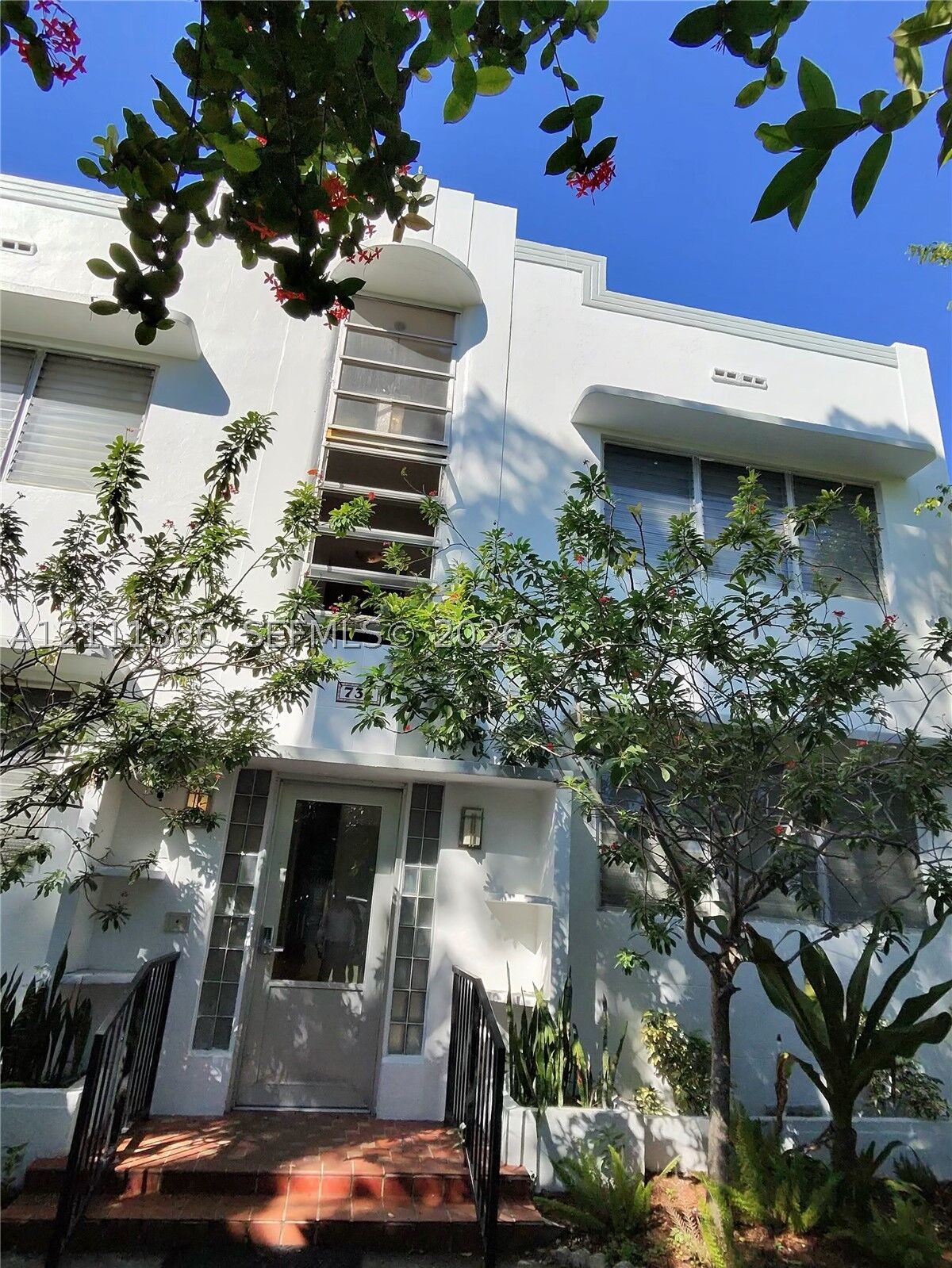 Property Photo:  541 13th St 9  FL 33139 
