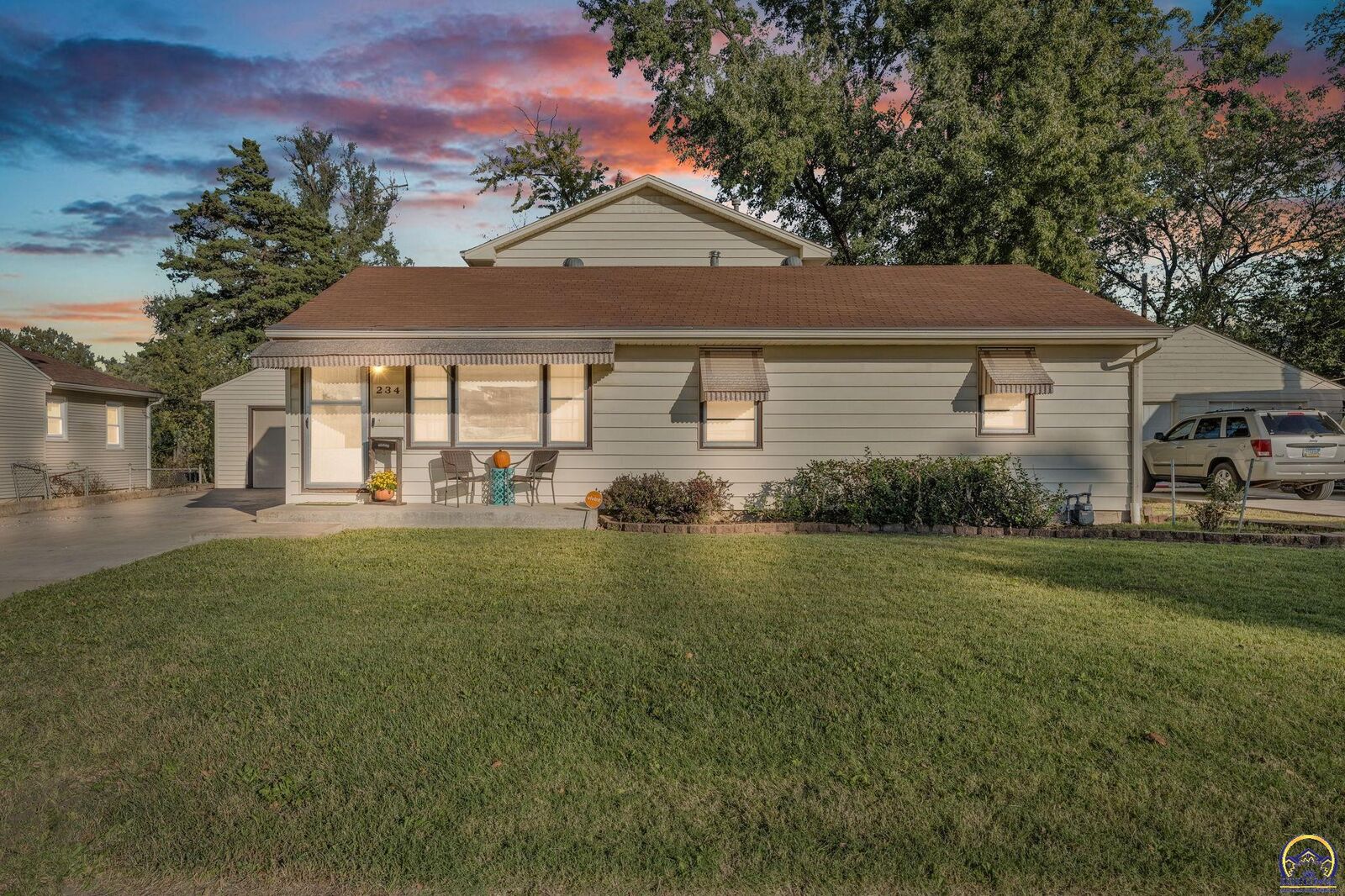 Property Photo:  234 SW Macvicar Ave  KS 66606 