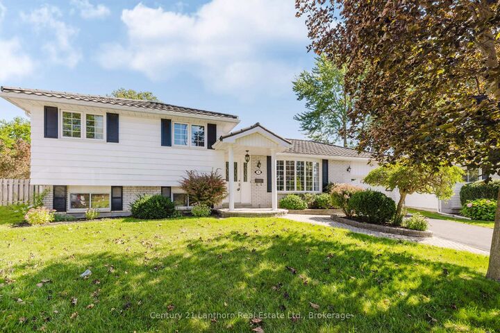 Property Photo: 31 Marsh Drive ON K8P 4P5