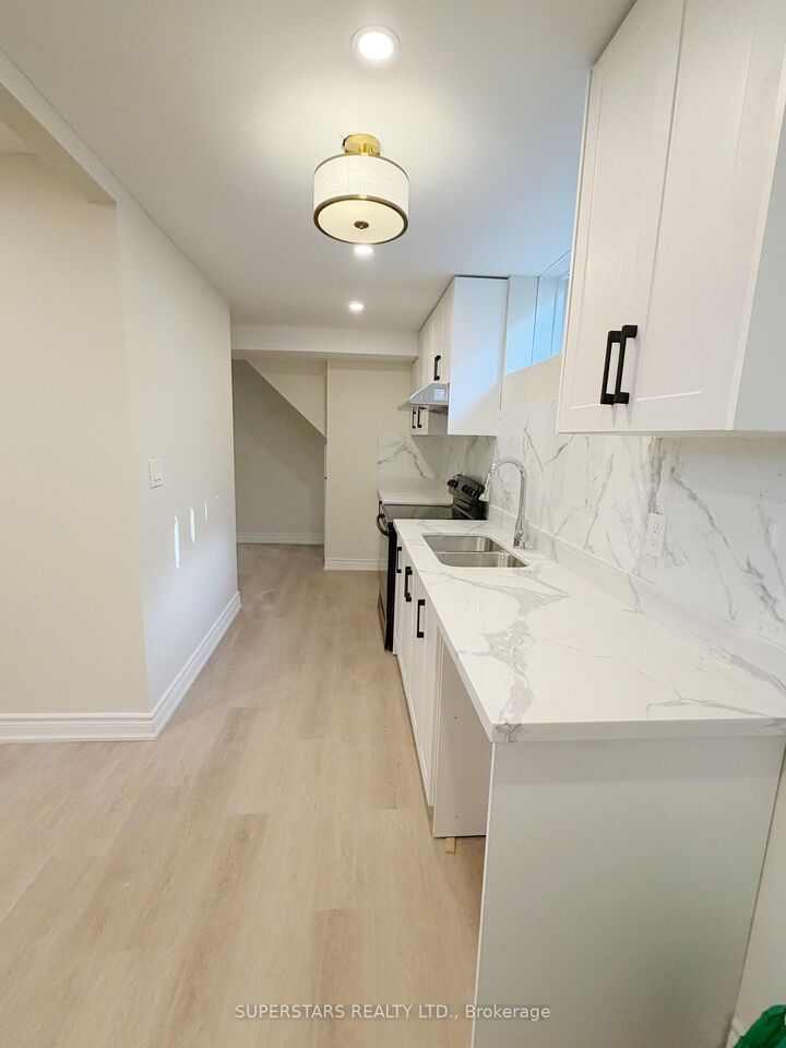 Property Photo:  243 Goldhawk Trail Bsmt  ON M1V 1X7 