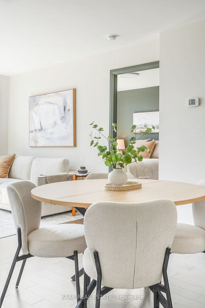 Property Photo: 18 Uptown Drive 217 ON L3R 5M5