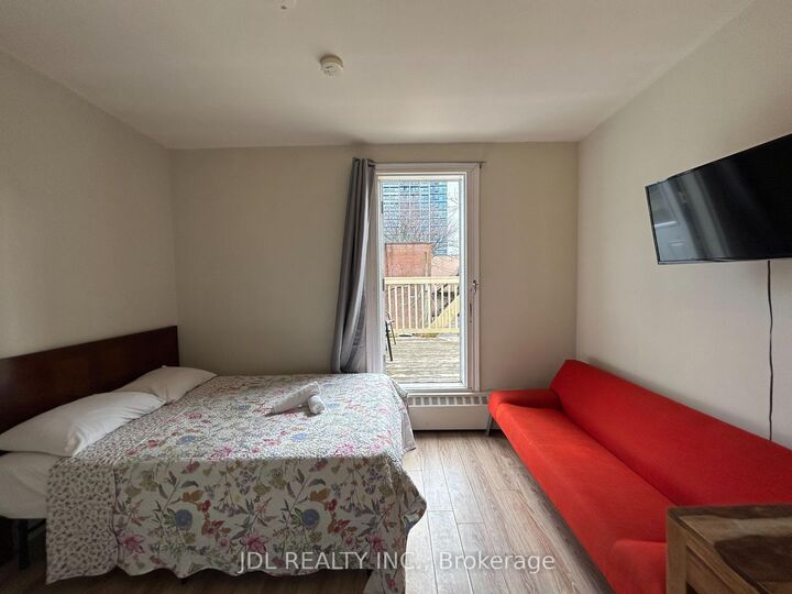 Property Photo:  3 Pembroke St Street Two-Bedroom-Unit 2ndfloor  ON M5A 2N6 